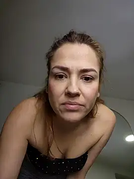 camilawm19 online show from October 31, 7:20 am