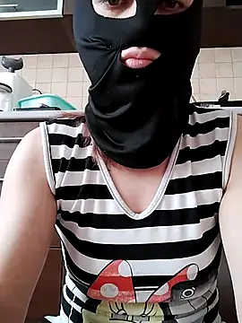 ladyrrr online show from April 5, 1:19 pm