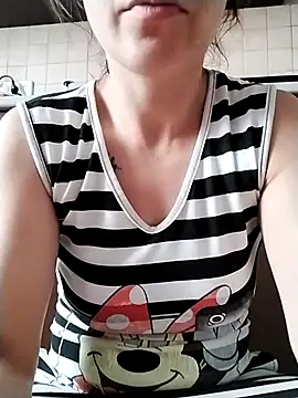 Snapshot of ladyrrr chatting on July 22, 10:07 am ladyrrr online show from July 22, 10:07 am