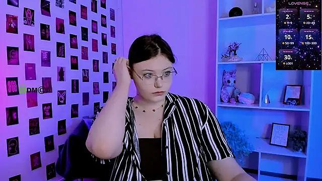 Snapshot of nikole_kitt chatting on July 1, 6:40 pm nikole kitt online show from July 1, 6:40 pm