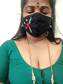 Snapshot of gaurika18 chatting on May 12, 12:41 am gaurika18 online show from May 12, 12:41 am