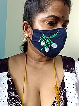 Snapshot of gaurika18 chatting on June 12, 4:55 am gaurika18 online show from June 12, 4:55 am