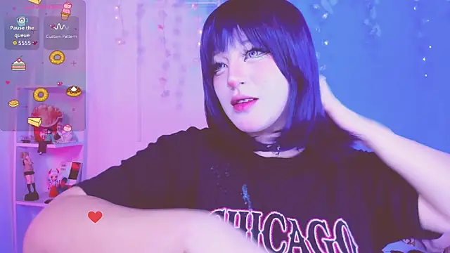 Lilith Asami online show from February 19, 10:00 am