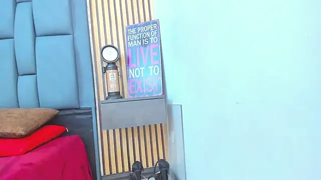 Snapshot of candela_collinss chatting on January 4, 3:28 pm candela collinss online show from January 4, 3:28 pm