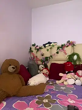 Snapshot of kymmgolden chatting on May 15, 12:12 pm kymmgolden online show from May 15, 12:12 pm