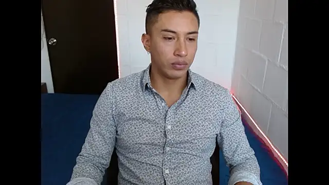 Snapshot of Davixx258 chatting on February 5, 2:05 pm Davixx258 online show from February 5, 2:05 pm