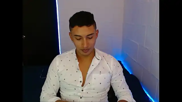 Snapshot of Davixx258 chatting on February 20, 8:58 pm Davixx258 online show from February 20, 8:58 pm