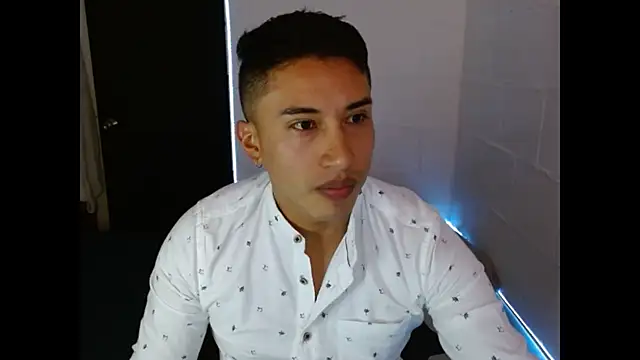 Snapshot of Davixx258 chatting on February 25, 8:41 pm Davixx258 online show from February 25, 8:41 pm