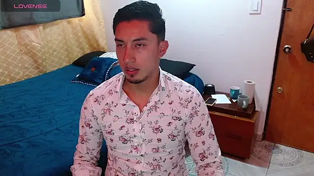 Snapshot of Davixx258 chatting on February 24, 10:19 pm Davixx258 online show from February 24, 10:19 pm