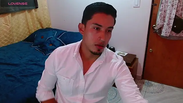 Snapshot of Davixx258 chatting on March 2, 11:33 pm Davixx258 online show from March 2, 11:33 pm