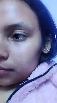 Snapshot of emma_ambar chatting on December 14, 12:22 am emma ambar online show from December 14, 12:22 am