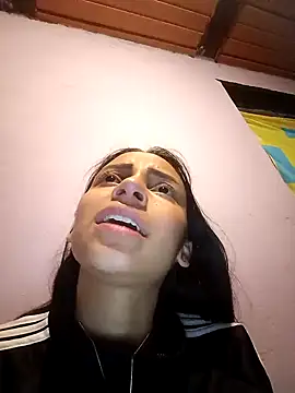 Snapshot of emma_ambar chatting on February 8, 12:06 am emma ambar online show from February 8, 12:06 am