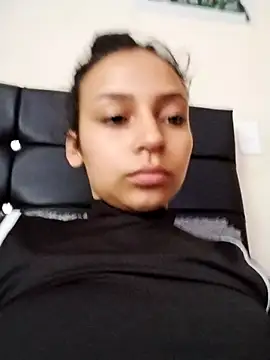 Snapshot of emma_ambar chatting on October 28, 8:22 pm emma ambar online show from October 28, 8:22 pm