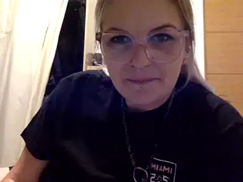 Snapshot of vanillesoumise chatting on September 14, 7:13 pm vanillesoumise online show from September 14, 7:13 pm