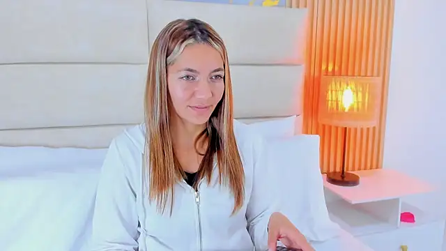 Mia Malkovaa  online show from May 5, 3:09 pm