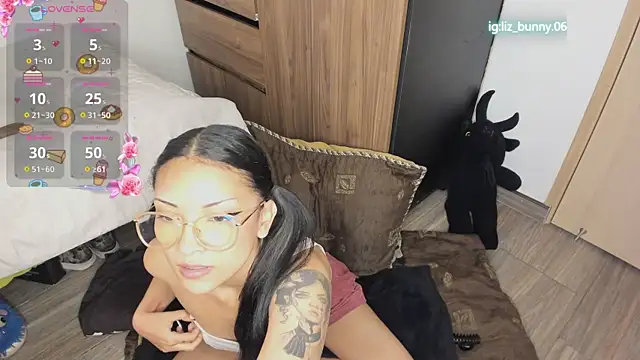 Snapshot of baby_lizy chatting on July 17, 9:19 pm baby lizy online show from July 17, 9:19 pm