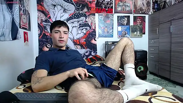 Snapshot of dylan_fun18 chatting on April 19, 5:23 pm dylan fun18 online show from April 19, 5:23 pm