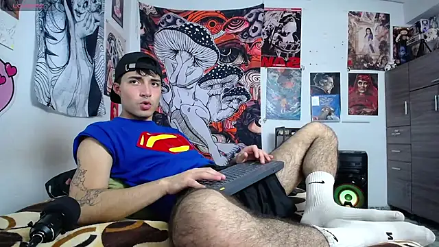 Snapshot of dylan_fun18 chatting on April 26, 7:55 pm dylan fun18 online show from April 26, 7:55 pm