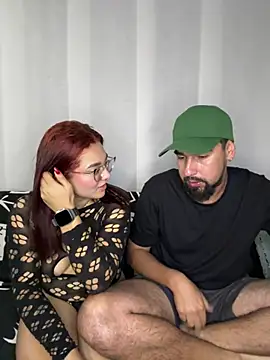 Snapshot of camianddanna chatting on December 17, 12:23 am camianddanna online show from December 17, 12:23 am