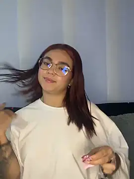 Snapshot of camianddanna chatting on December 17, 10:54 pm camianddanna online show from December 17, 10:54 pm