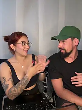 Snapshot of camianddanna chatting on December 25, 11:53 pm camianddanna online show from December 25, 11:53 pm