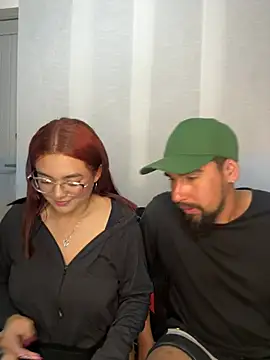 Snapshot of camianddanna chatting on December 27, 1:11 am camianddanna online show from December 27, 1:11 am