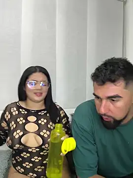 Snapshot of camianddanna chatting on January 18, 1:30 am camianddanna online show from January 18, 1:30 am