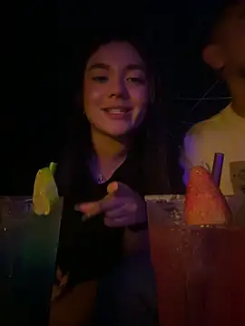 Snapshot of camianddanna chatting on January 20, 1:18 am camianddanna online show from January 20, 1:18 am