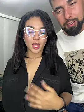 Snapshot of camianddanna chatting on January 20, 4:43 am camianddanna online show from January 20, 4:43 am