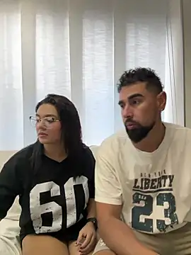 Snapshot of camianddanna chatting on February 9, 7:09 pm camianddanna online show from February 9, 7:09 pm