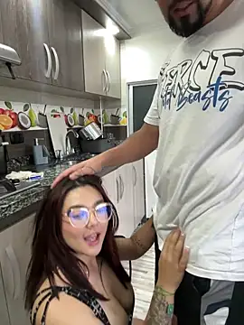 Snapshot of camianddanna chatting on March 22, 8:37 pm camianddanna online show from March 22, 8:37 pm