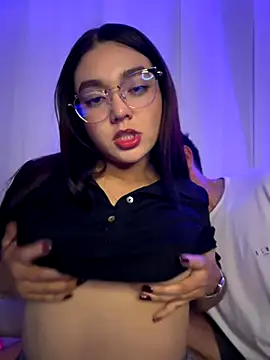 Snapshot of camianddanna chatting on November 14, 1:37 am camianddanna online show from November 14, 1:37 am