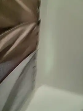 LargeDominoes online show from April 18, 4:11 pm