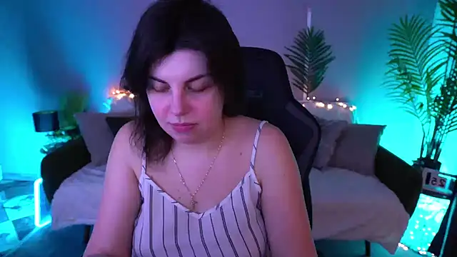 MirandaWong online show from March 26, 6:19 am