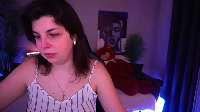 MirandaWong online show from April 2, 5:16 am