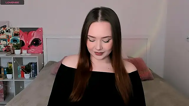 Snapshot of LittleKiitten chatting on April 30, 1:28 pm LittleKiitten online show from April 30, 1:28 pm