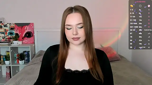 Snapshot of LittleKiitten chatting on July 24, 3:43 pm LittleKiitten online show from July 24, 3:43 pm