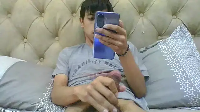 Snapshot of danuel23 chatting on December 14, 4:20 pm danuel23 online show from December 14, 4:20 pm