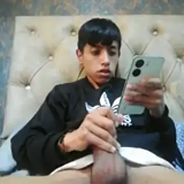 Snapshot of danuel23 chatting on May 27, 8:28 pm danuel23 online show from May 27, 8:28 pm