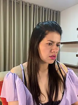 Snapshot of Alice_Biel chatting on December 27, 12:50 am Alice Biel online show from December 27, 12:50 am