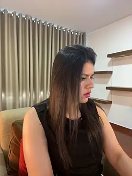 Snapshot of Alice_Biel chatting on January 6, 9:43 pm Alice Biel online show from January 6, 9:43 pm