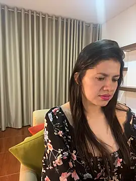 Snapshot of Alice_Biel chatting on February 5, 12:42 am Alice Biel online show from February 5, 12:42 am