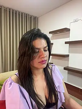 Snapshot of Alice_Biel chatting on March 5, 3:51 am Alice Biel online show from March 5, 3:51 am