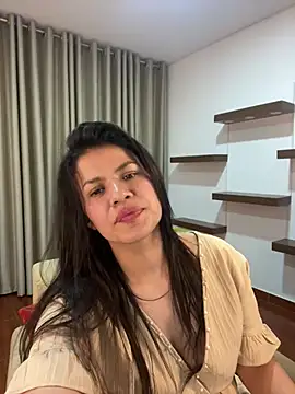 Snapshot of Alice_Biel chatting on March 21, 4:49 am Alice Biel online show from March 21, 4:49 am