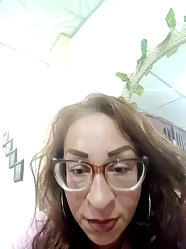 Snapshot of karlabarrera chatting on March 20, 9:02 pm karlabarrera online show from March 20, 9:02 pm