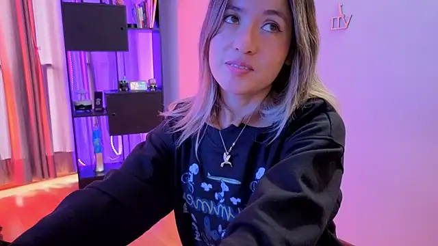 sexfire lalita online show from April 6, 4:52 pm