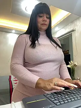 Snapshot of Hot_beauty__ chatting on June 6, 12:49 am Hot beauty online show from June 6, 12:49 am