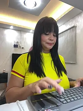 Snapshot of Hot_beauty__ chatting on July 3, 11:00 pm Hot beauty online show from July 3, 11:00 pm