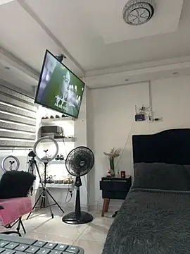 Snapshot of Hot_beauty__ chatting on July 16, 1:28 pm Hot beauty online show from July 16, 1:28 pm