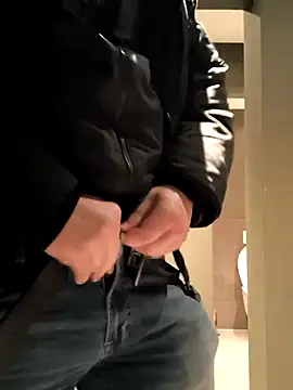 Snapshot of NewyorkDimi chatting on January 1, 11:18 pm NewyorkDimi online show from January 1, 11:18 pm